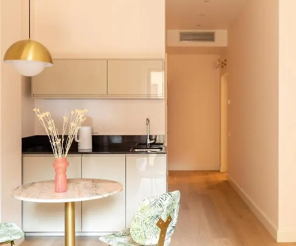 Kungu Street Old Apartment Riga