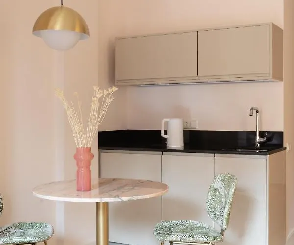 Kungu Street Old Apartment *