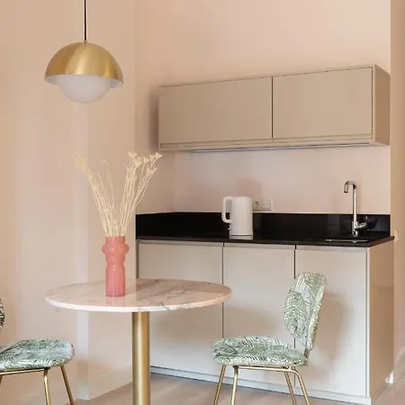 Kungu Street Old Апартаменты *